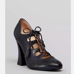 Tory Burch Lace Up Ghillie Oxford Astrid Pumps Size 7.5 EUC